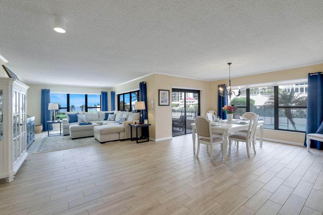 4451 Gulf Shore Blvd N #301, Naples, FL 34103