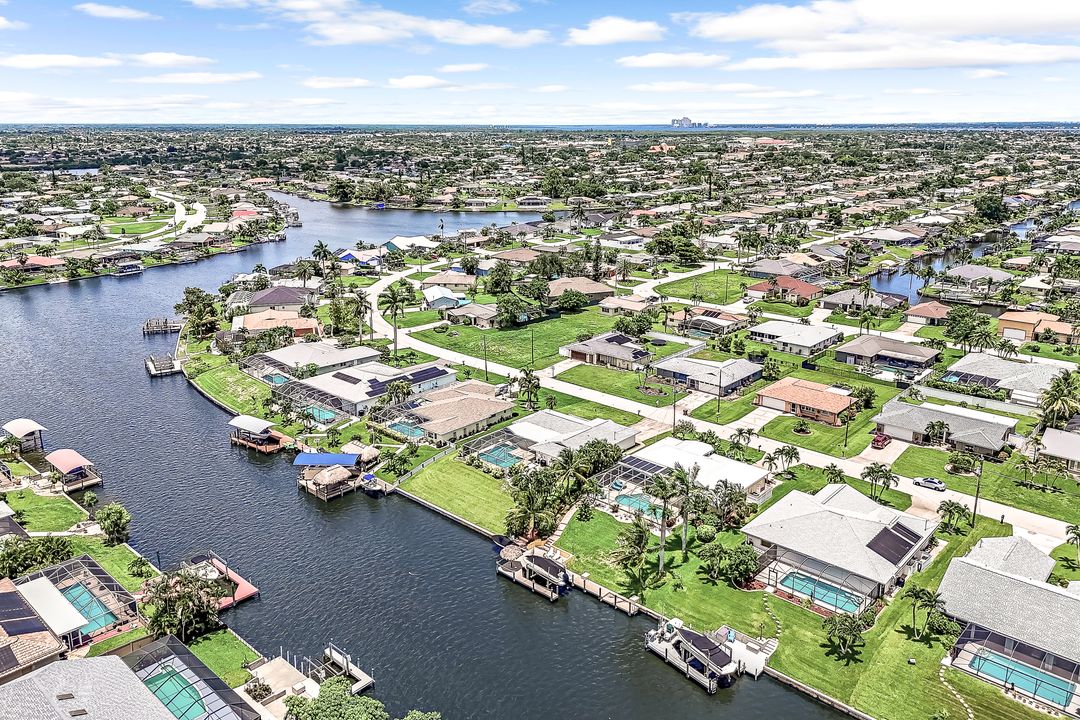 2930 SE 10th Pl, Cape Coral, FL 33904