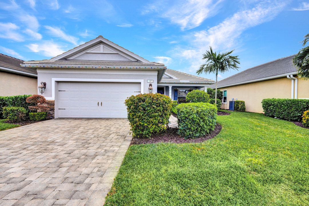 3711 Canopy Cir, Naples, FL 34120