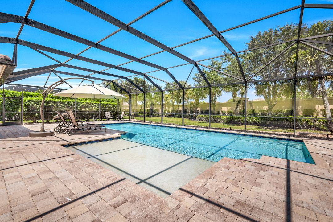 9266 Quarry Dr, Naples, FL 34120