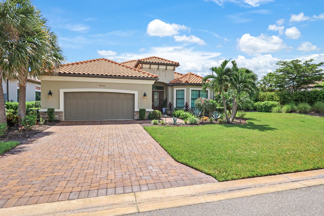 9436 Livorno Ct, Naples, FL 34119