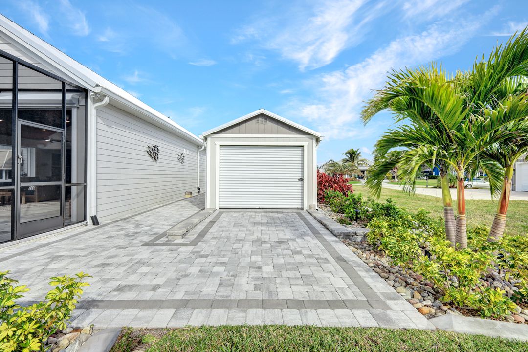 28976 Smugglers Ln, Punta Gorda, FL 33982