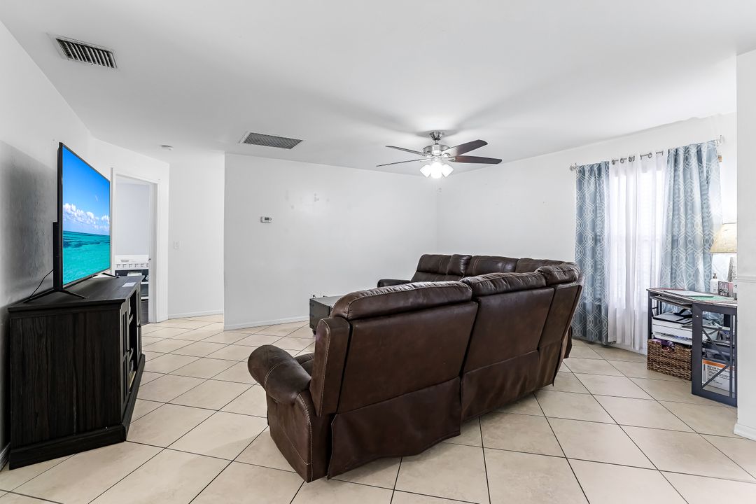 15613 Sunny Crest Ln, Fort Myers, FL 33905