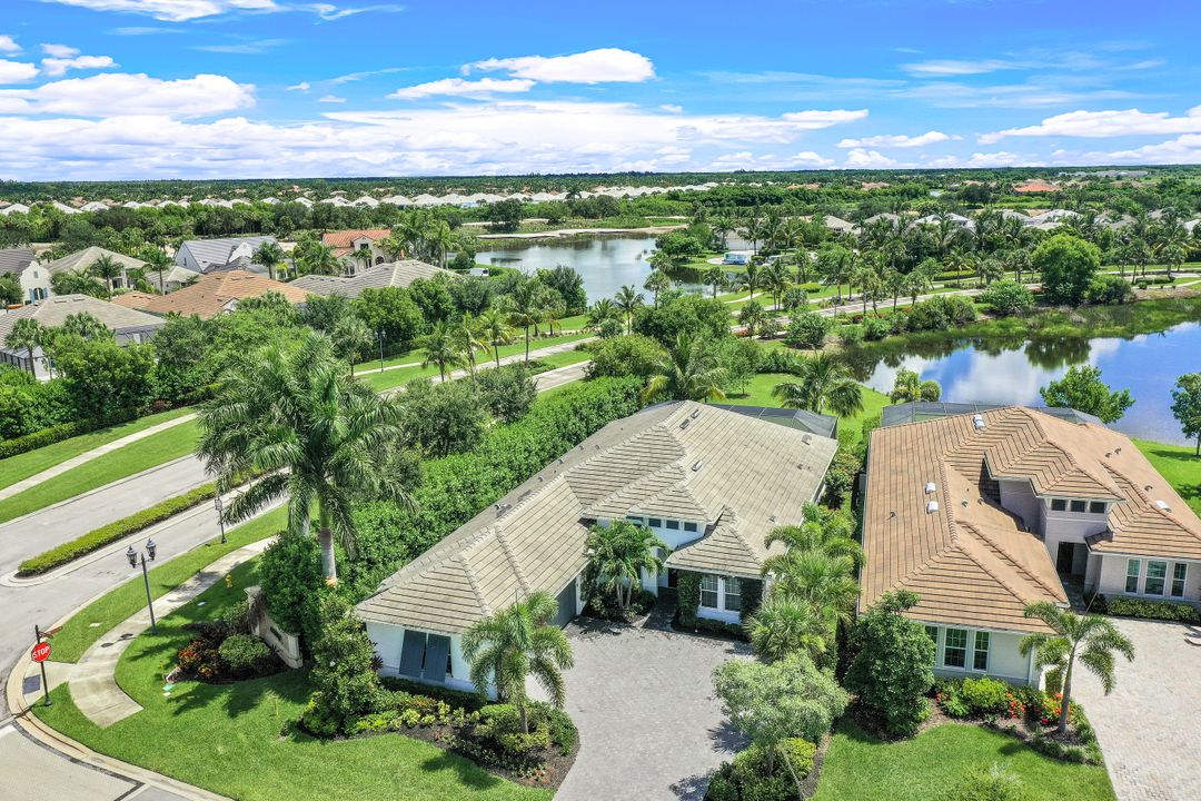 3227 Cotuit Ln, Naples, FL 34114