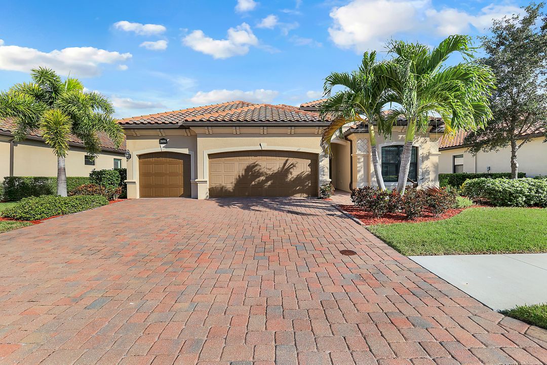 28095 Kerry Ct, Bonita Springs, FL 34135