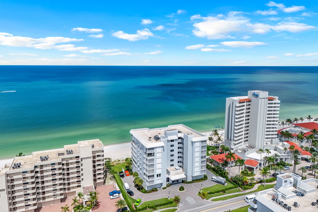 9811 Gulf Shore Dr #201, Naples, FL 34108