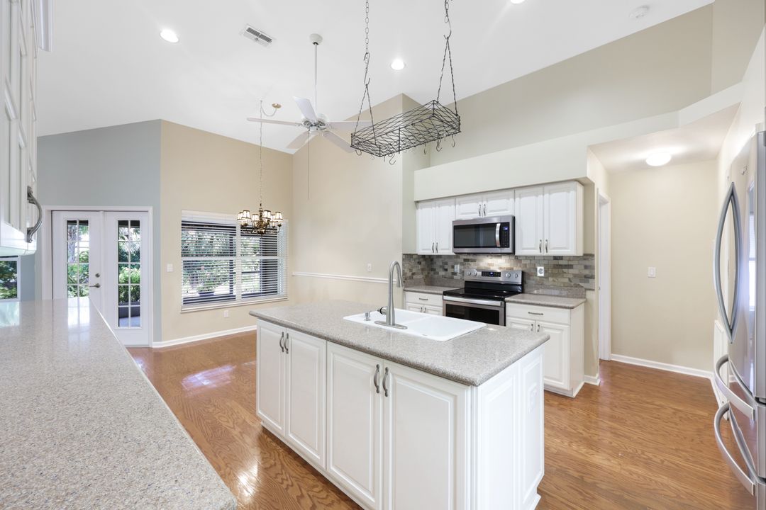 7661 Citrus Hill Ln, Naples, FL 34109