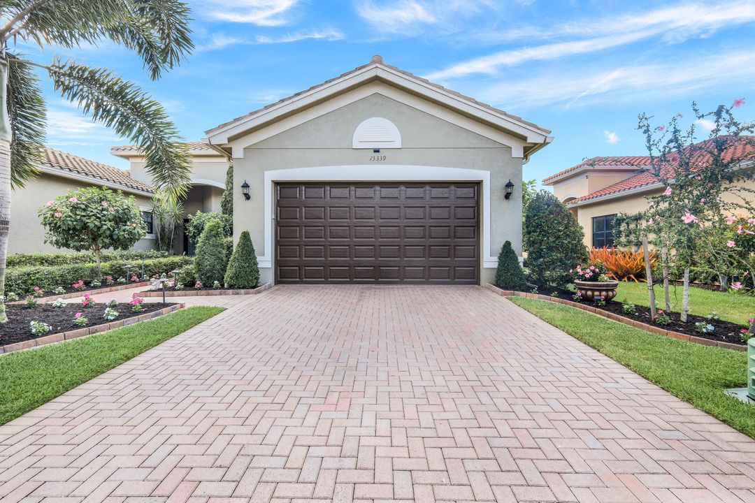 13339 Silktail Dr, Naples, FL 34109