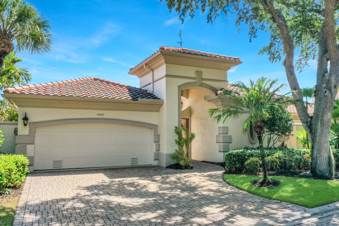 1088 Grand Isle Dr, Naples, FL 34108