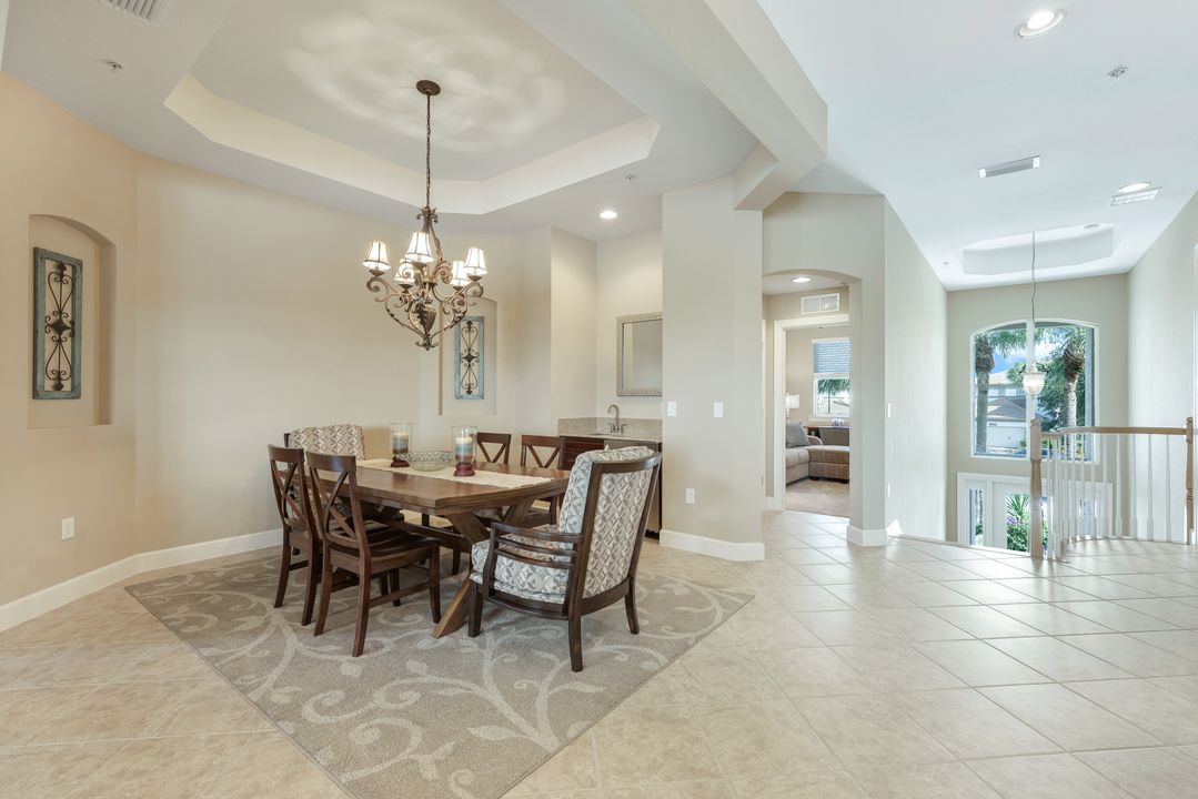 9221 Quartz Ln #202, Naples, FL 34120