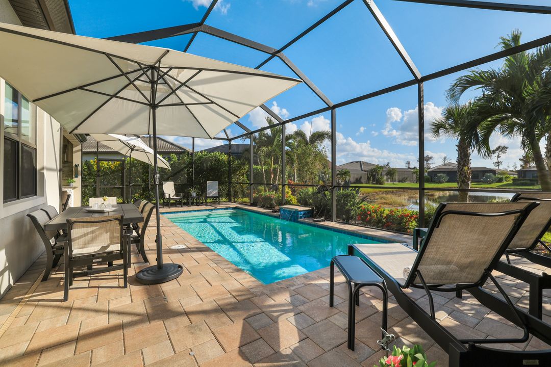 9787 Everglades Dr, Naples, FL 34120