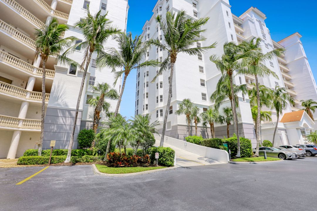 400 Flagship Dr #908, Naples, FL 34108