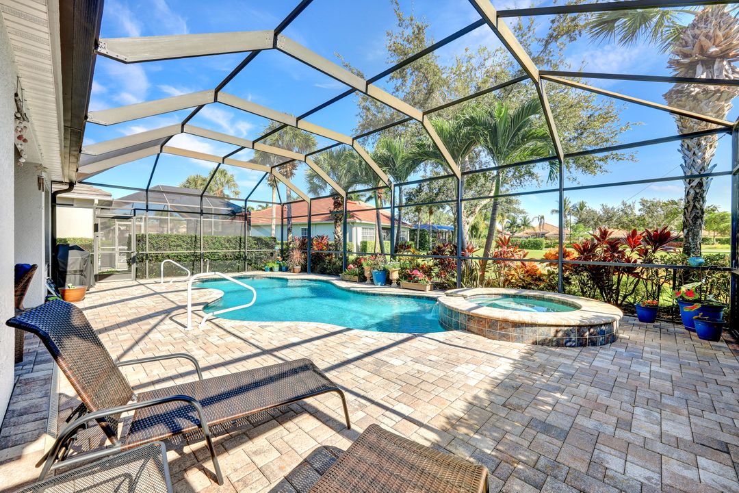 9115 Crystal Ct, Naples, FL 34120