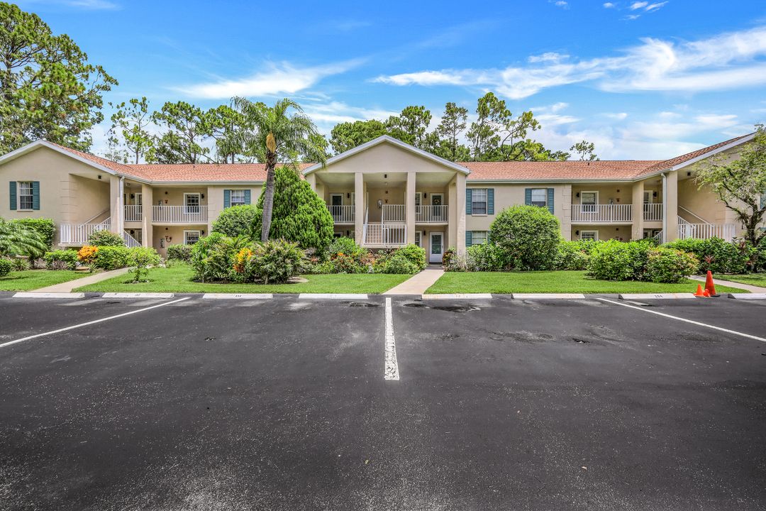 1704 Kings Lake Blvd #106, Naples, FL 34112