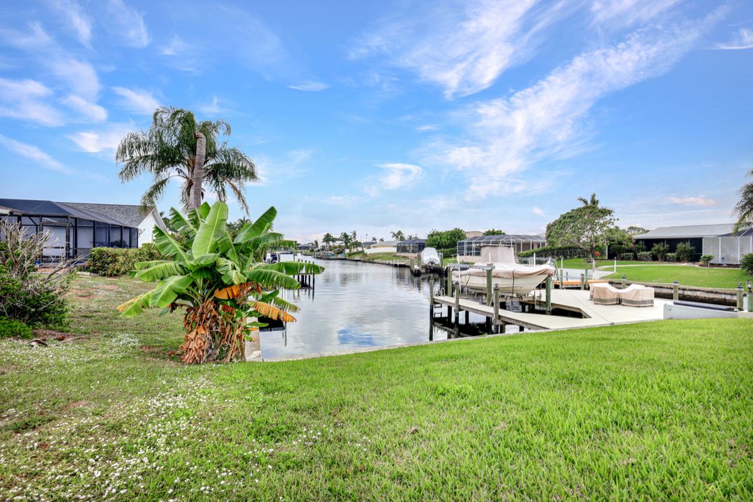 3303 Country Club Blvd, Cape Coral, FL 33904