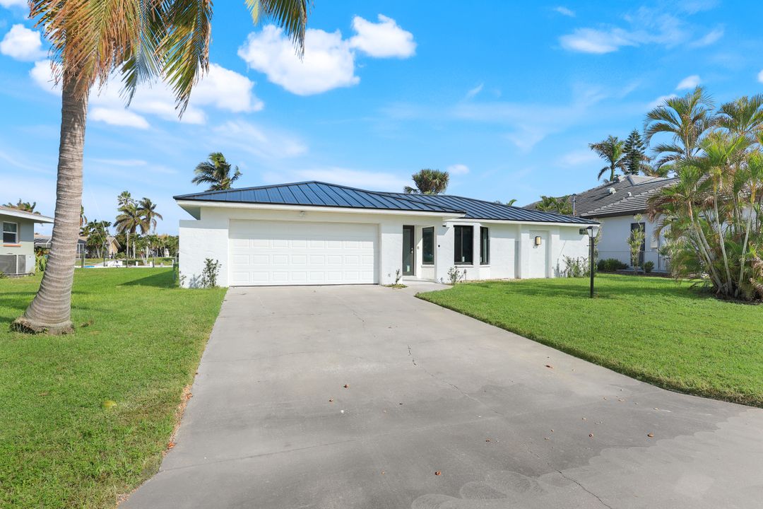 1721 SE 44th St, Cape Coral, FL 33904