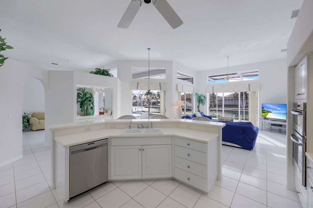 1159 Whiteheart Ct, Marco Island, FL 34145