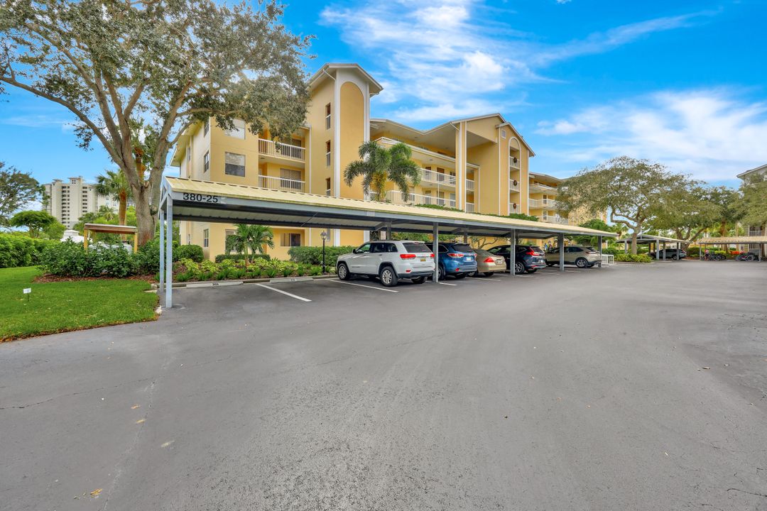 380 Horse Creek Dr  #402, Naples, FL 34110