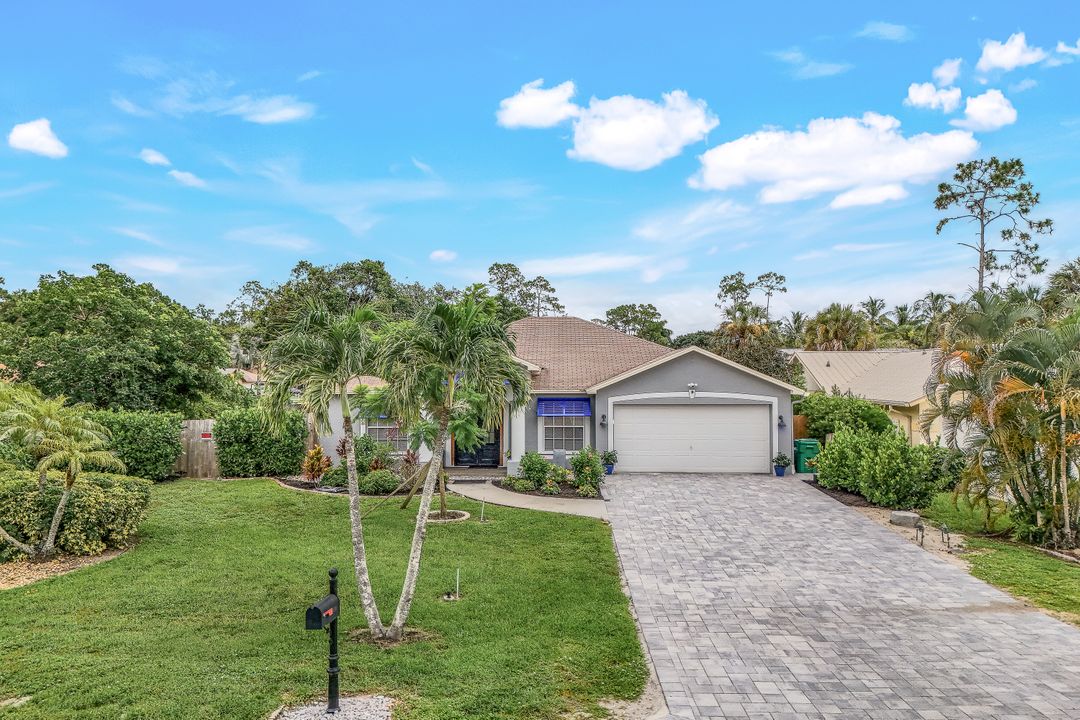 4020 Lupine Ln, Naples, FL 34112