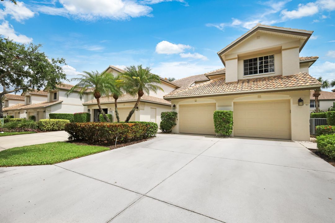 7774 Gardner Dr #202, Naples, FL 34109