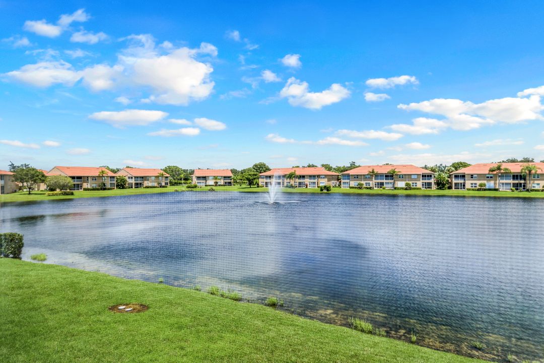 6660 Huntington Lakes Cir #204, Naples, FL 34119