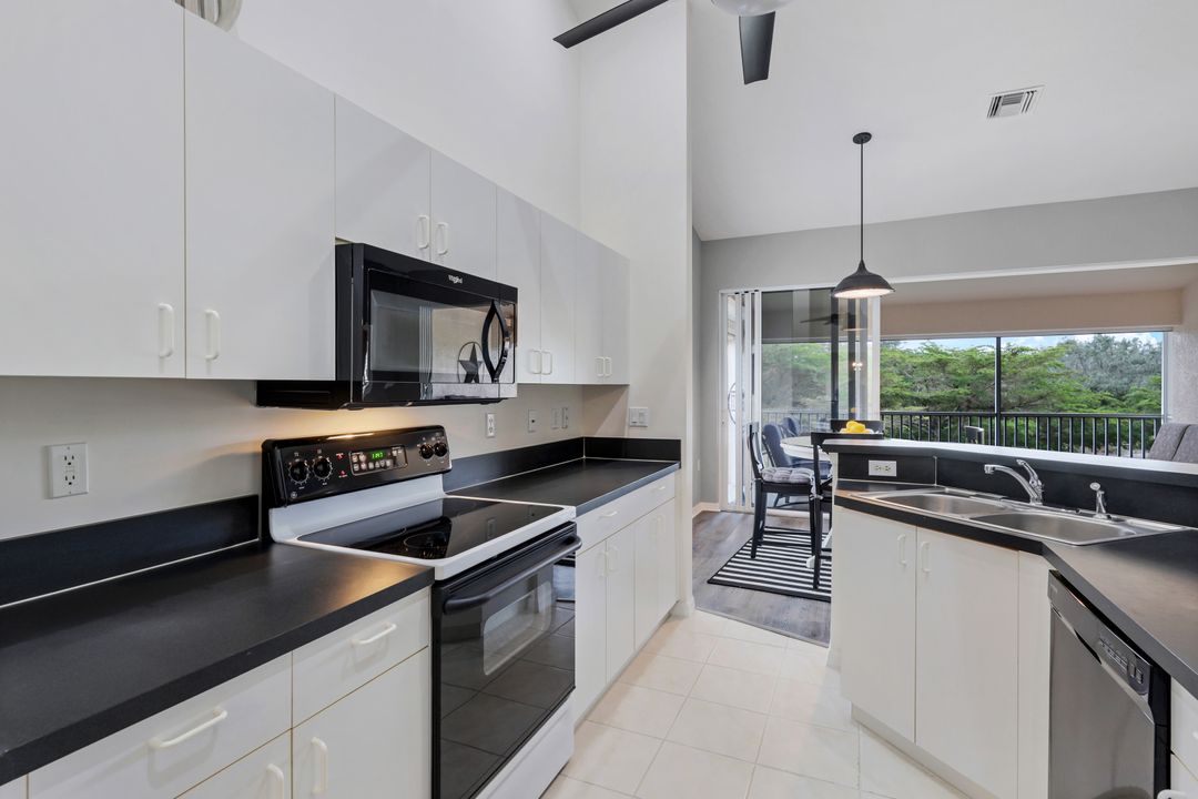 6350 Lexington Ct #201, Naples, FL 34110