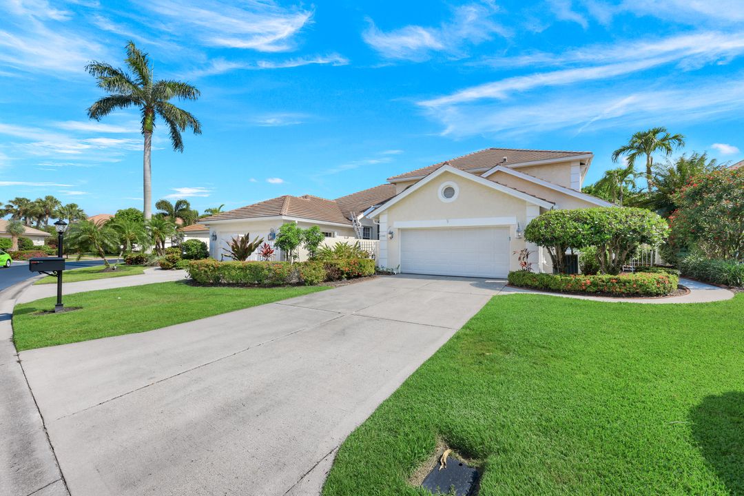 2148 Paget Cir, Naples, FL 34112