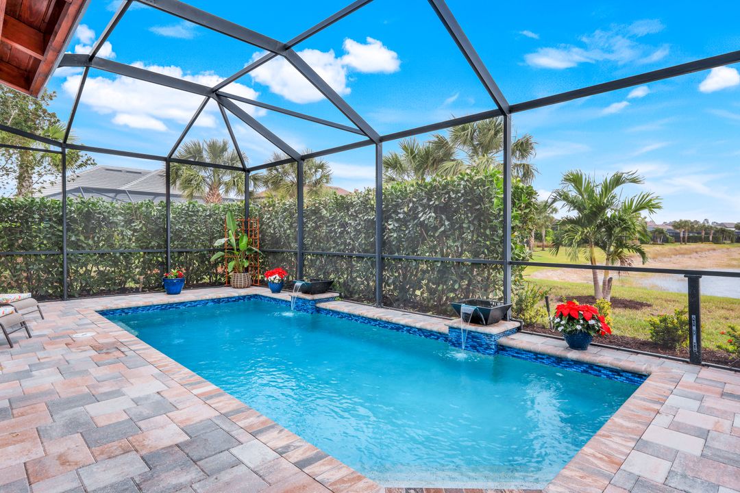 9474 Night Heron Ln, Naples, FL 34120