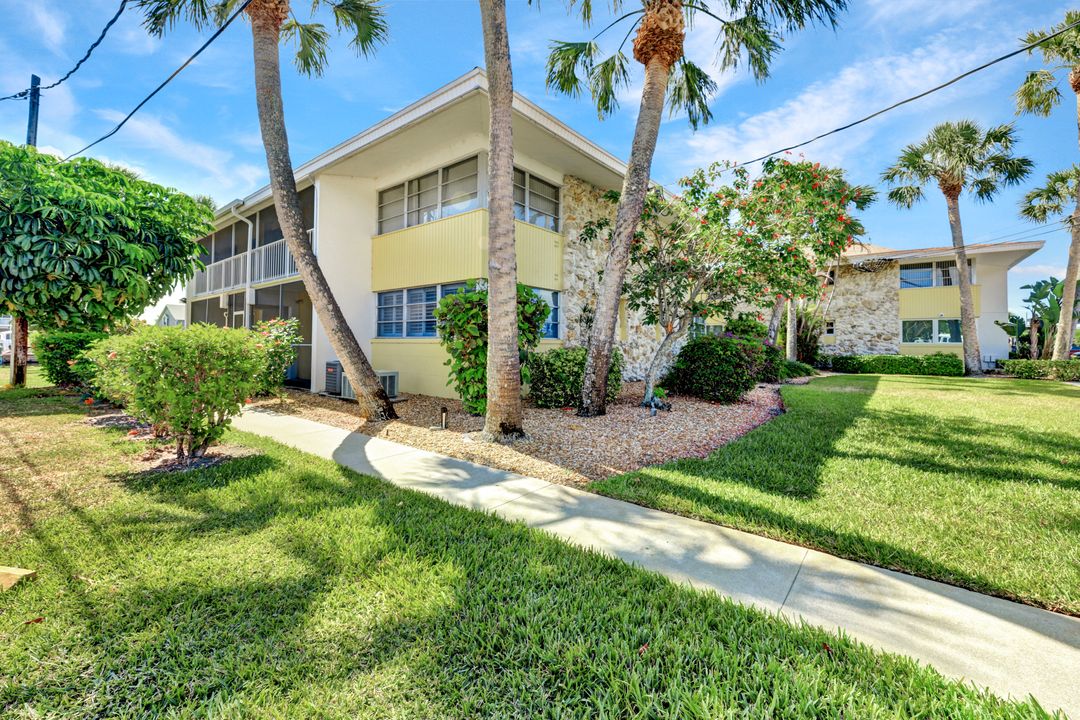 4613 SE 5th Ave #202, Cape Coral, FL 33904