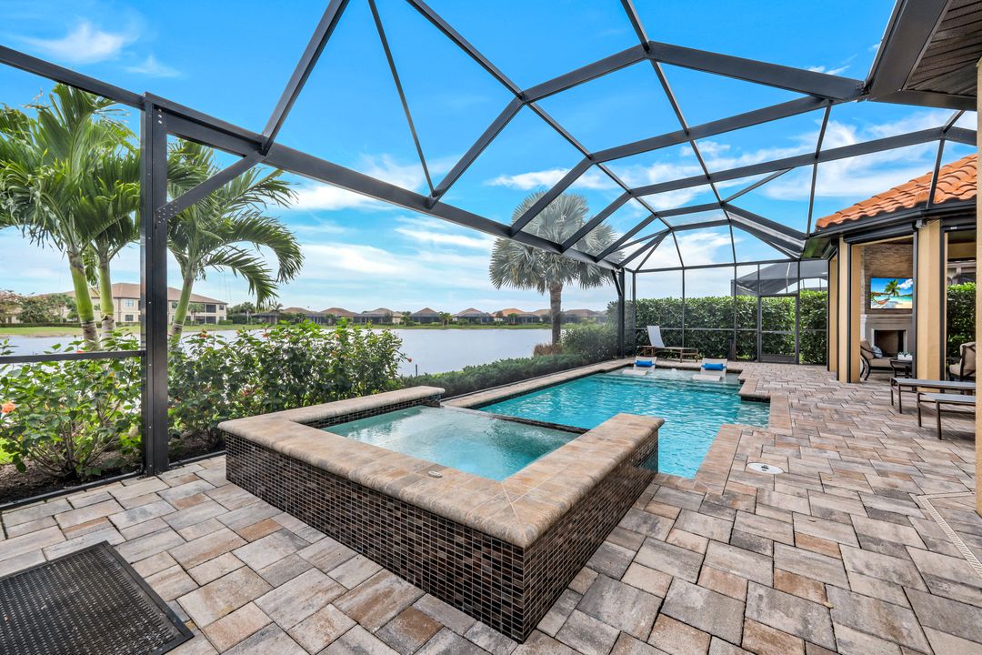 9484 Livorno Ct, Naples, FL 34119