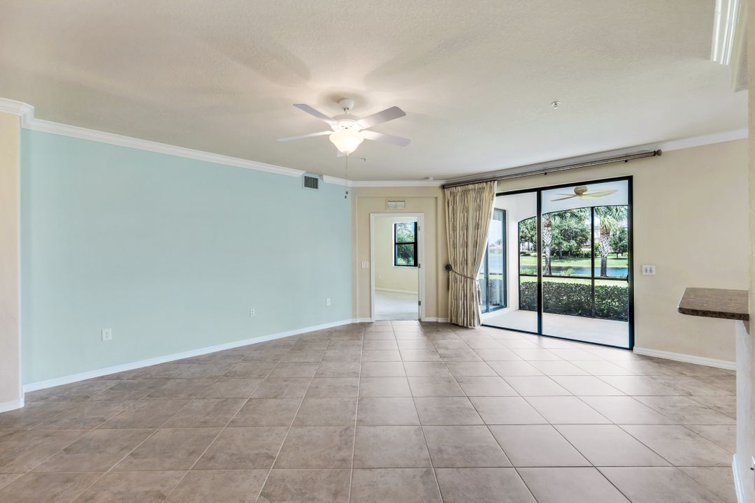 3165 Aviamar Cir, Naples, FL 34114