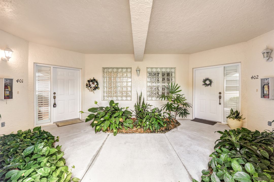 640 Lalique Cir #401, Naples, FL 34119