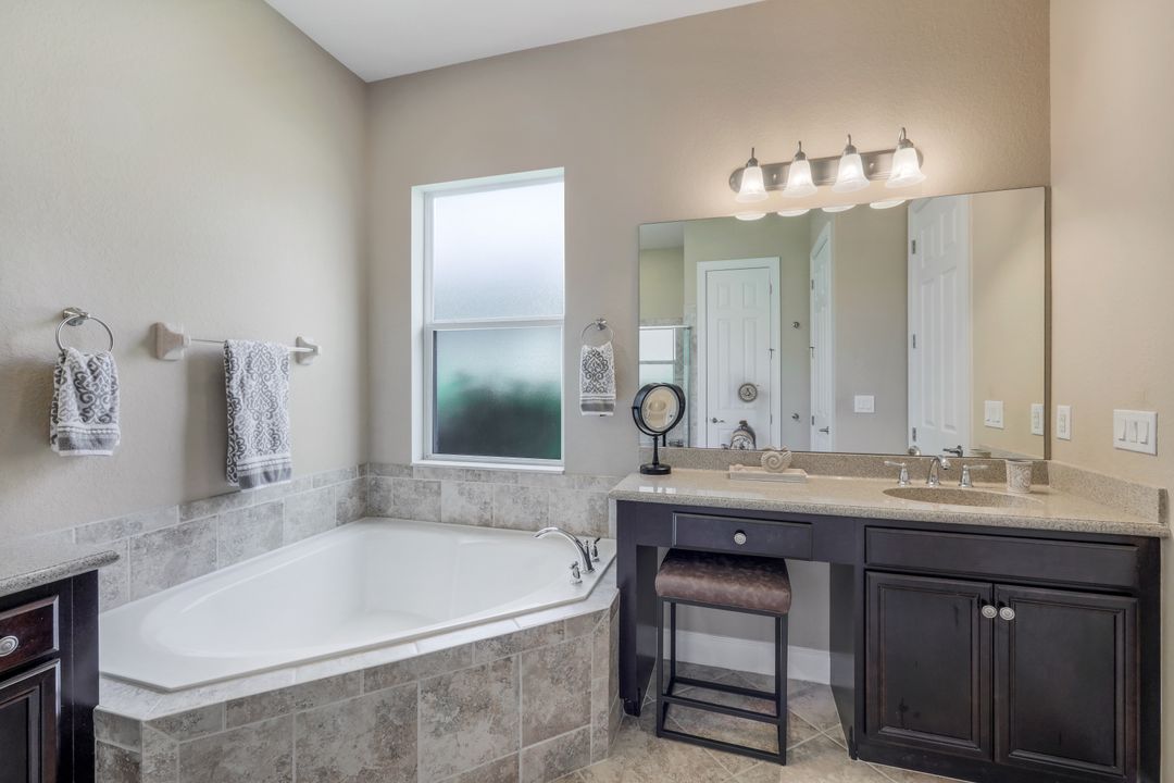 9685 Cobalt Cove Cir, Naples, FL 34120