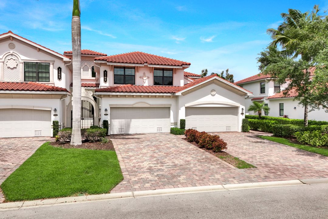 3165 Aviamar Cir, Naples, FL 34114