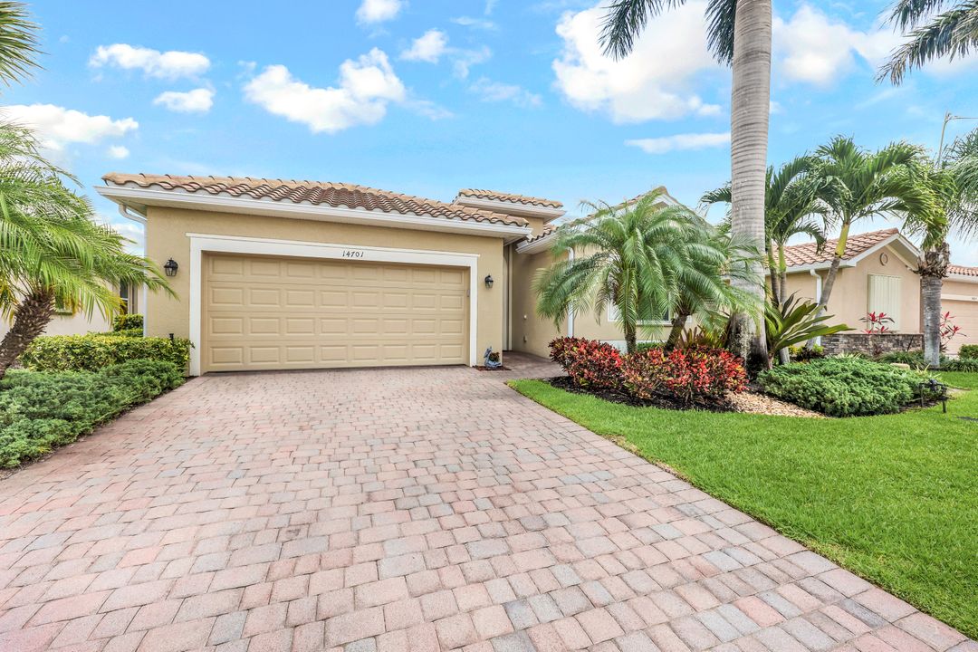 14701 Cranberry Ct, Naples, FL 34114