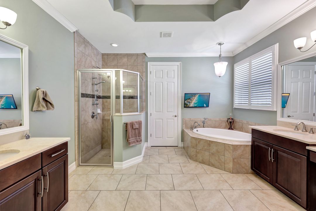 8724 Westwood Oaks Pl, Fort Myers, FL 33908