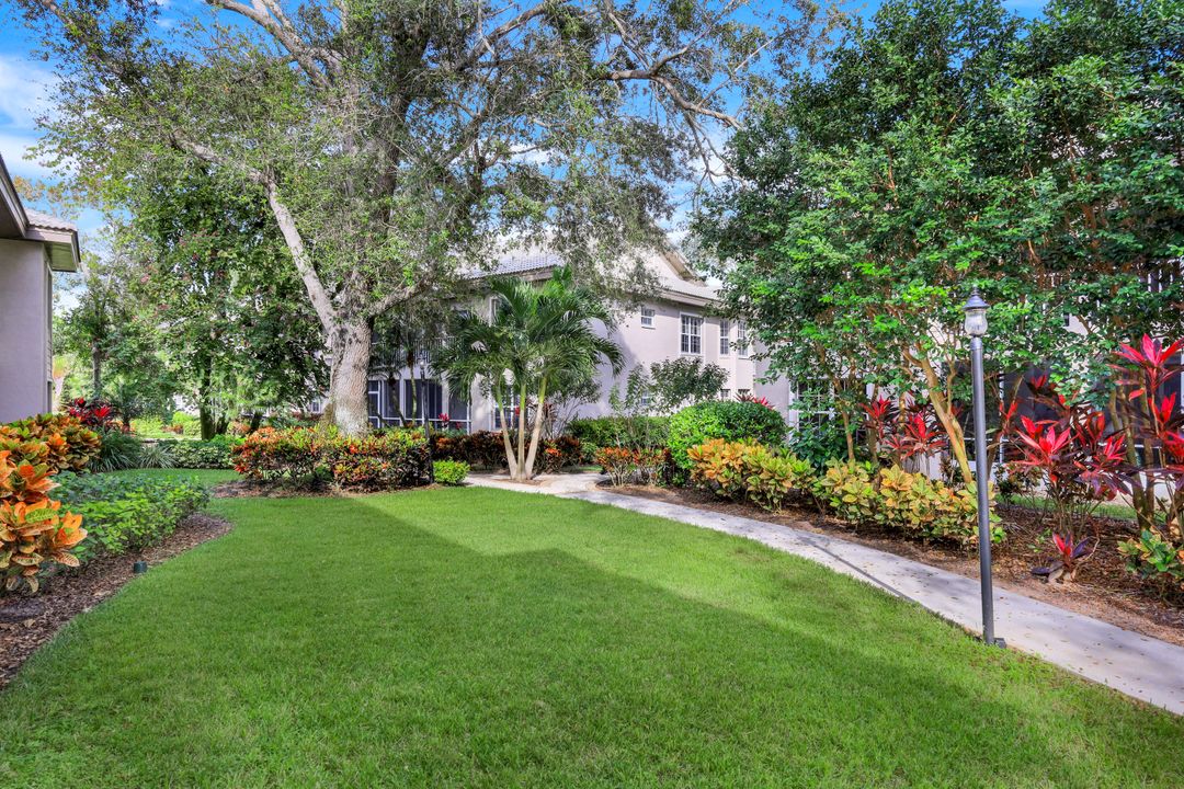 166 Via Perignon, Naples, FL 34119