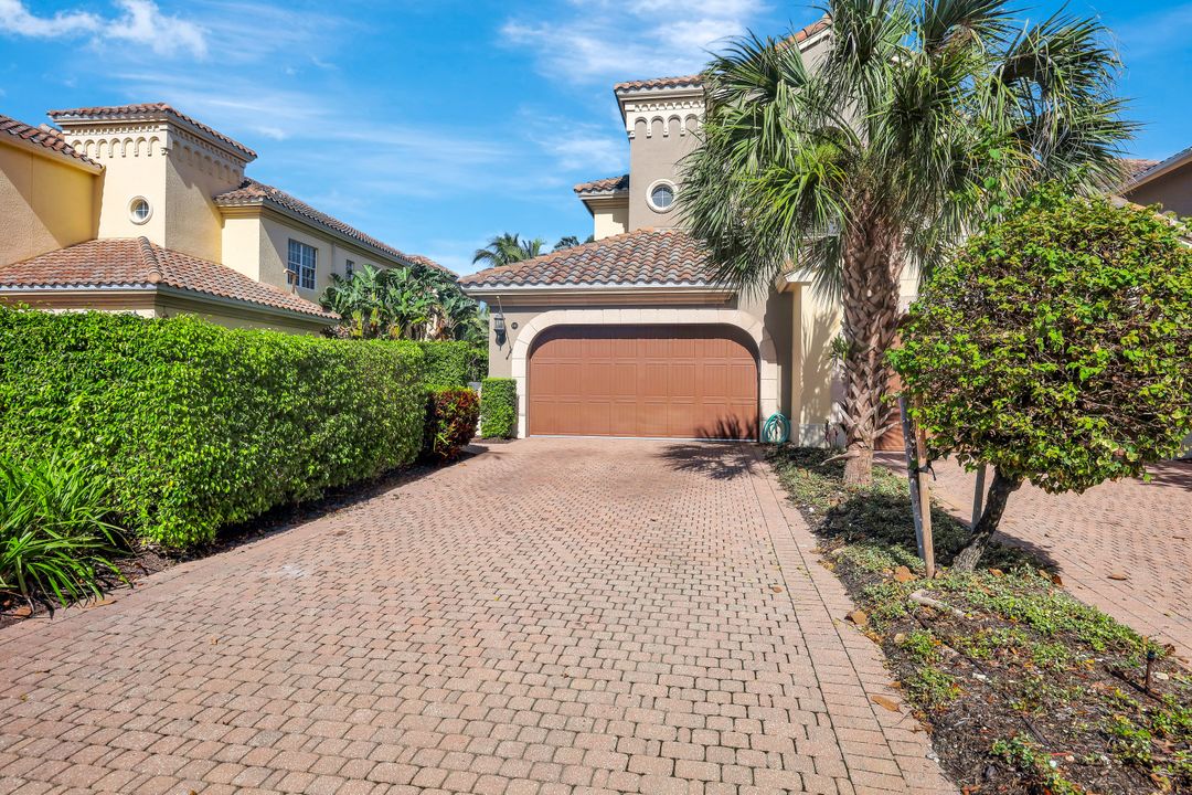 3695 Montreux Ln #101, Naples, FL 34114