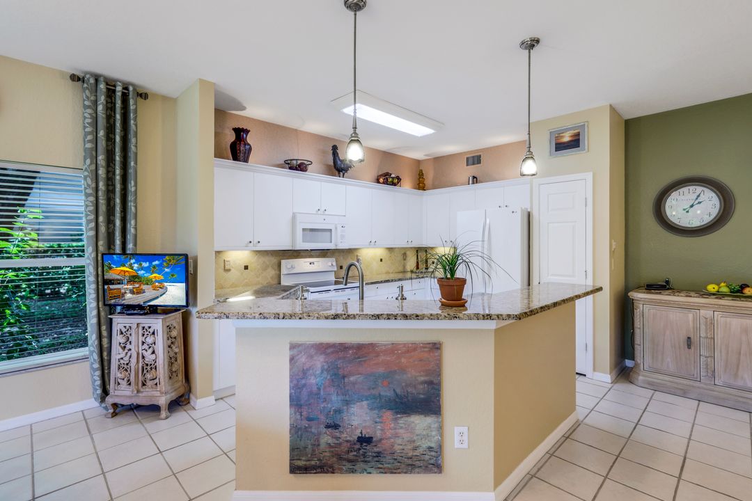 5330 Andover Dr #102, Naples, FL 34110