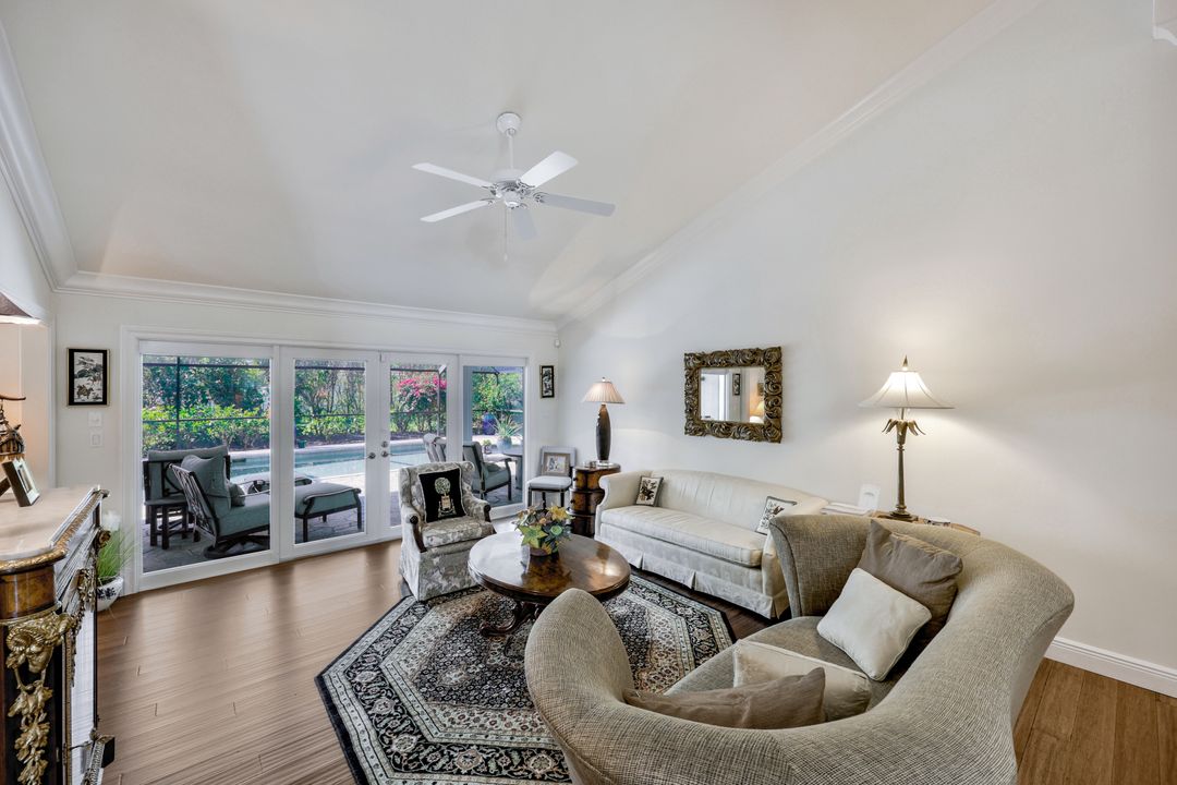 714 Willowwood Ln, Naples, FL 34108