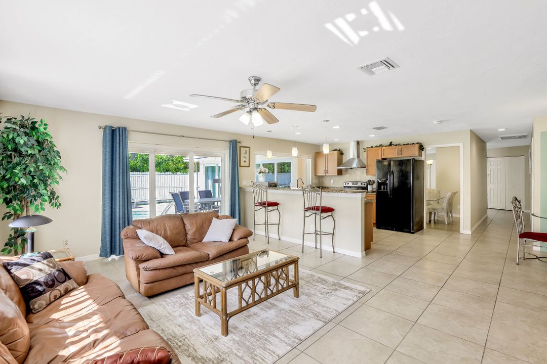 664 Seagrape Dr, Marco Island, FL 34145