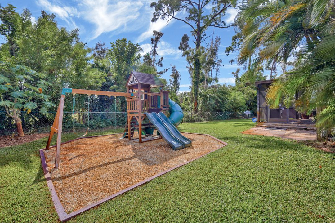 8128 Harrisburg Dr, Fort Myers, FL 33967