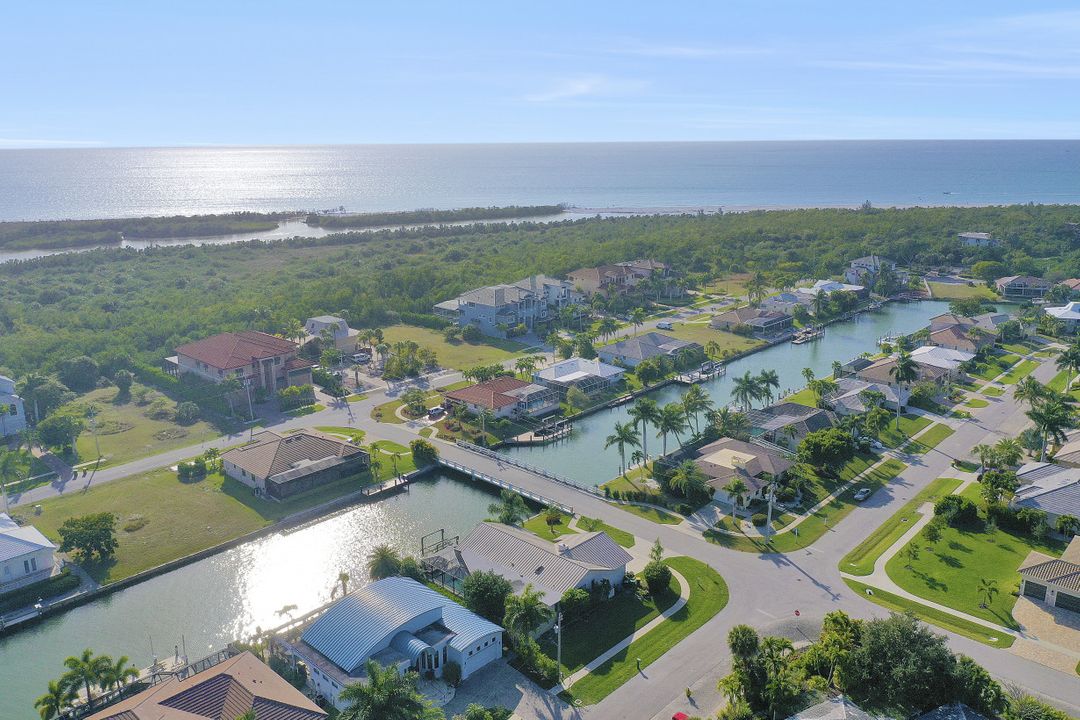 541 Blackmore Ct, Marco Island, FL 34145