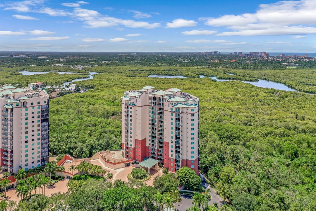 445 Cove Tower Dr #403, Naples, FL 34110