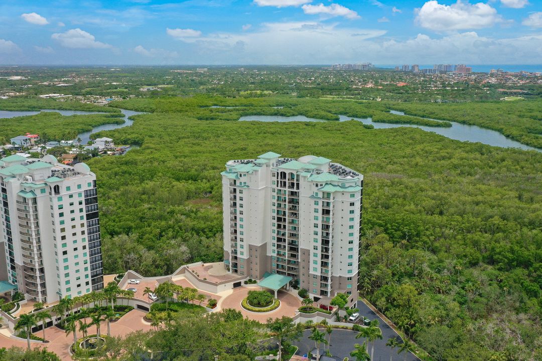 445 Cove Tower Dr #403, Naples, FL 34110