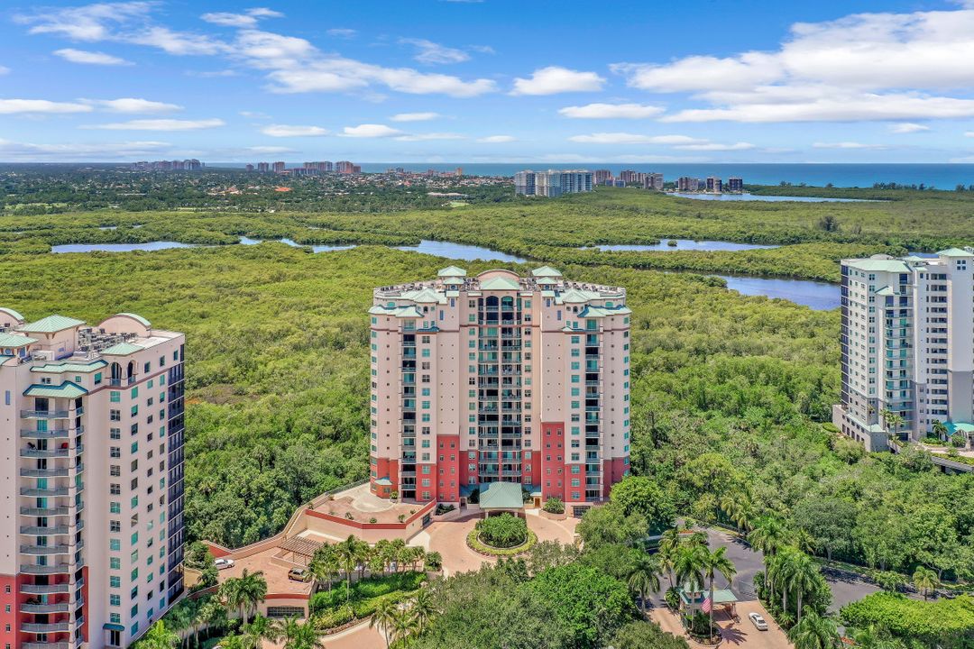 445 Cove Tower Dr #403, Naples, FL 34110