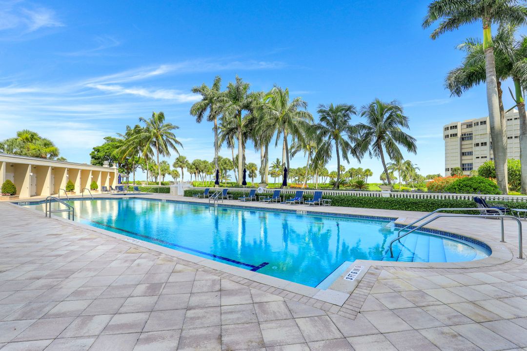 4021 Gulf Shore Blvd N  #203, Naples, FL 34103