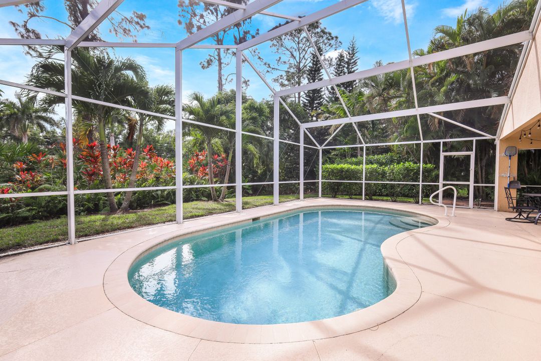 7892 Leicester Dr, Naples, FL 34104