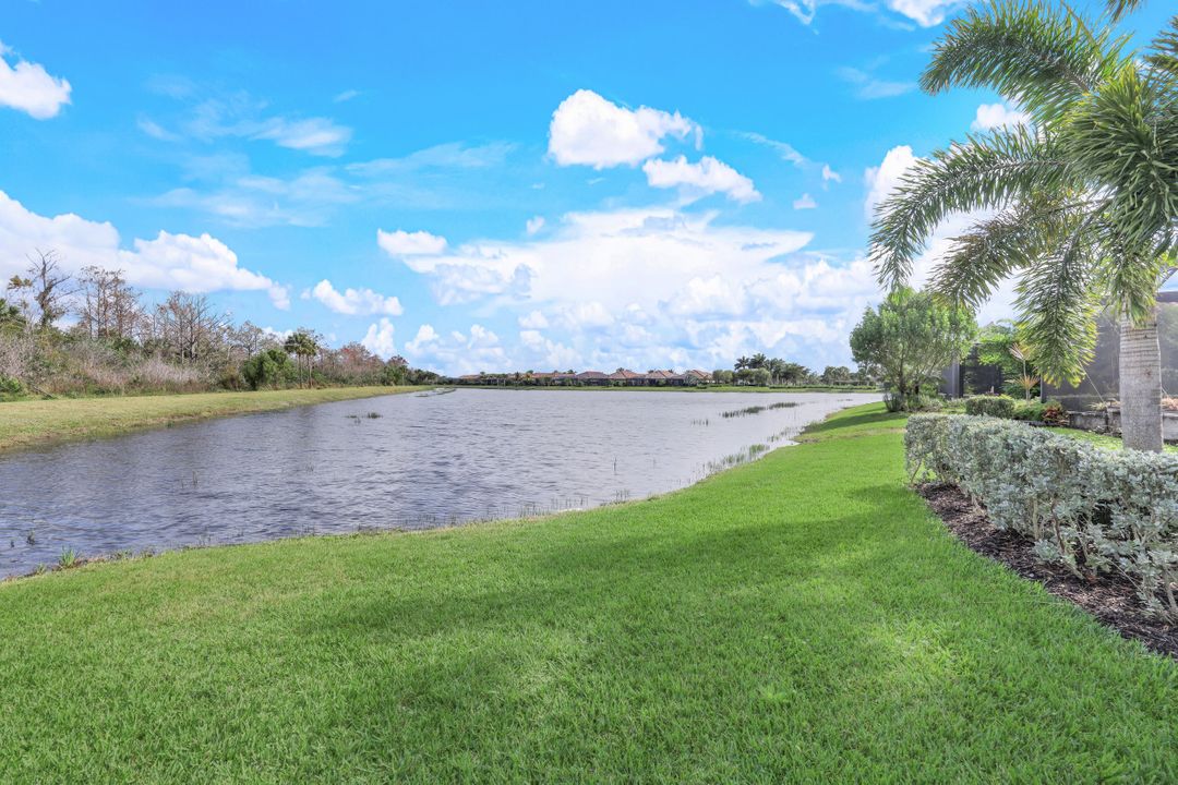 12742 Dundee Ln, Naples, FL 34120