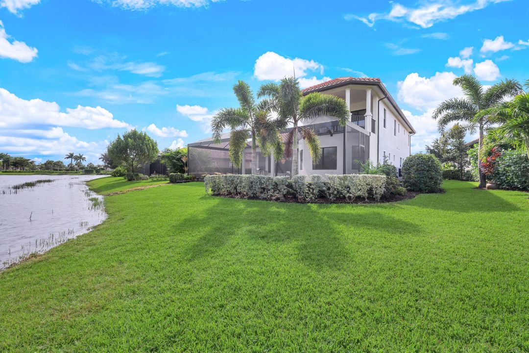 12742 Dundee Ln, Naples, FL 34120